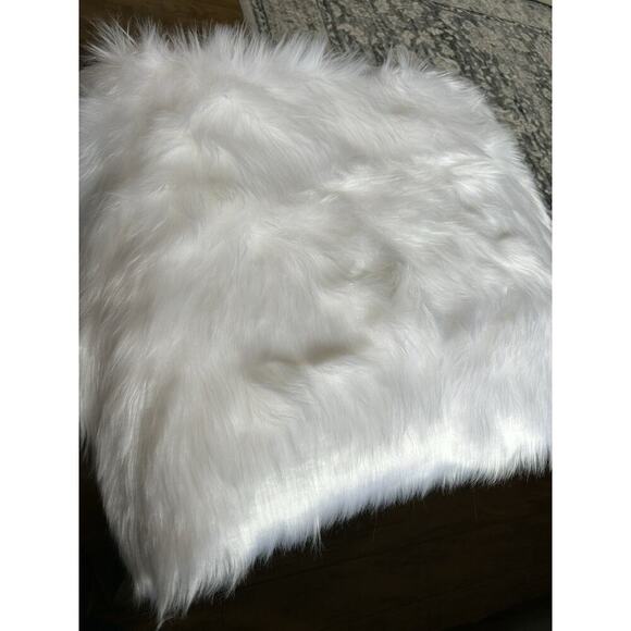 White Long Haired Faux Fur Fabric 19” X 45” Crafts Gnome Beards Decorating - Picture 5 of 6